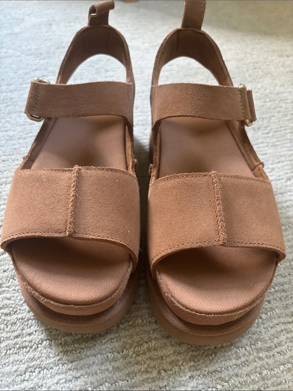 UGG® Goldenstar Platform Sandal CHESTNUT size 8